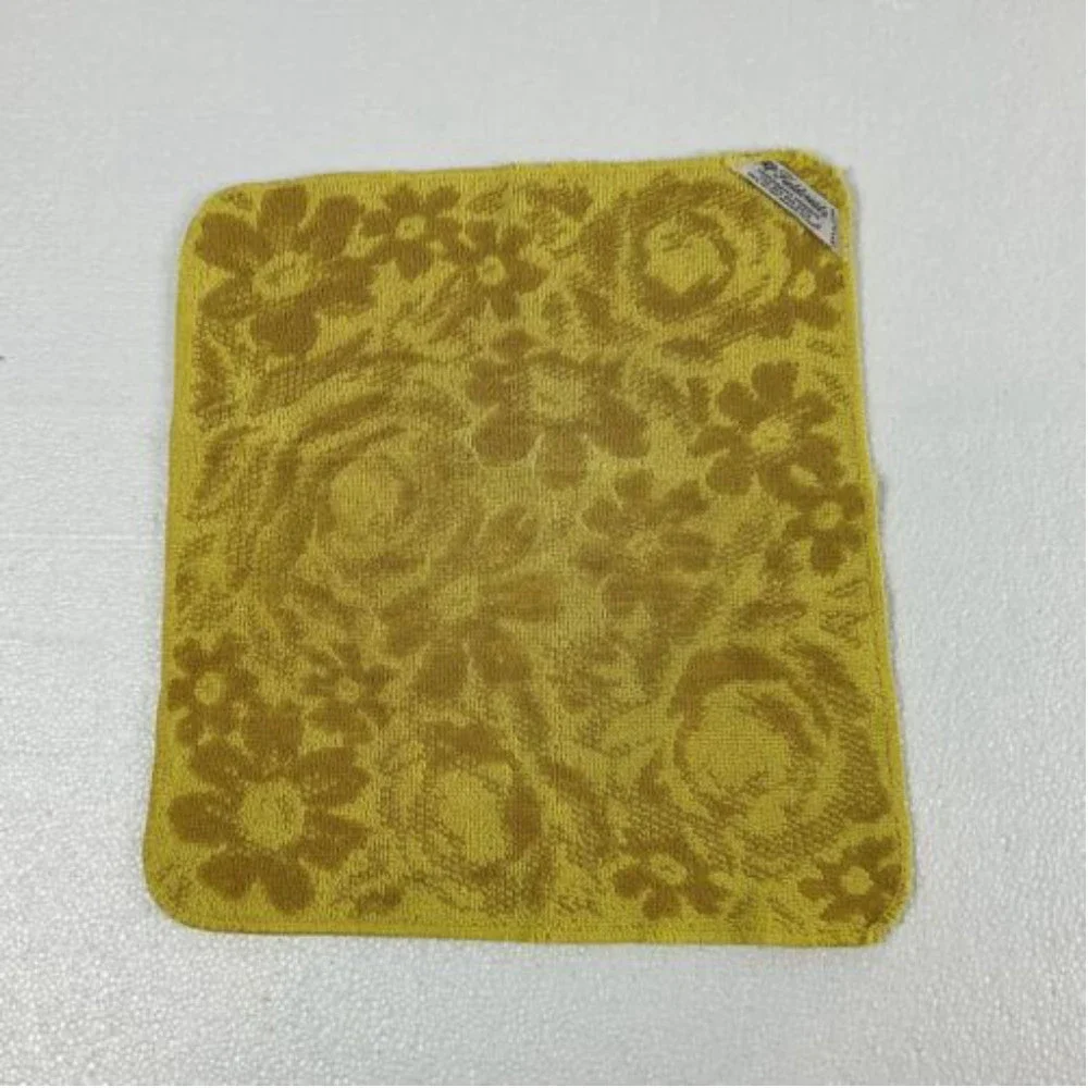 Vintage MCM 70’s Yellow Gold Flowered Fieldcrest Cotton USA Washcloth